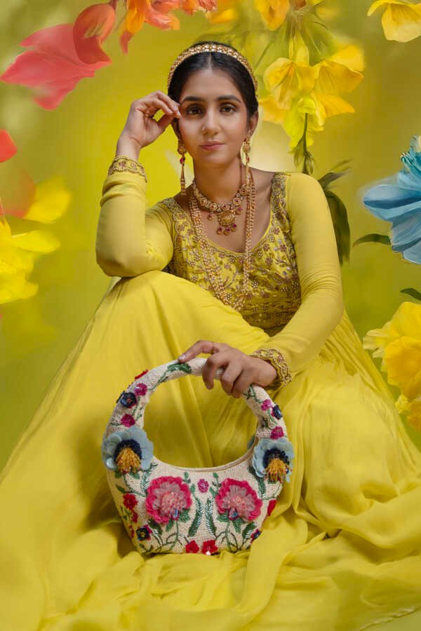 Golden-Meadow-Embellished-Beaded-Bag_versuhz